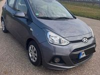 Gebraucht Hyundai i10 Trend 67 PS (49 kW) 2016 Grau Kleinwagen