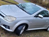 Gebraucht Opel Tigra 125 PS (91 kW) 2008 Silber Cabrio