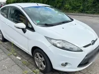 Gebraucht Ford Fiesta 86 PS (63 kW) 2012 Weiß Kleinwagen