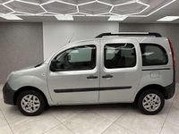 Gebraucht Renault Kangoo Expression 106 PS (77 kW) 2010 Spacegrau metallic Van / Kleinbus