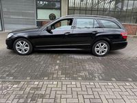 Gebraucht Mercedes E300 Avantgarde 204 PS (150 kW) 2012 Schwarz Kombi