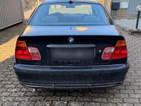 Używany BMW 320 136 KM (100 kW) 2000 Czarny Sedan/Limuzyna