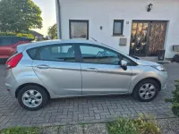 Gebraucht Ford Fiesta 82 PS (60 kW) 2011 Silber Kleinwagen