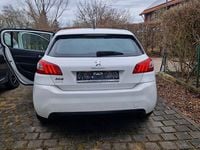 Gebraucht Peugeot 308 Access 82 PS (60 kW) 2015 Weiß Limousine