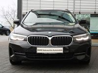 Gebraucht BMW 520 190 PS (139 kW) 2022 Black saphire Kombi
