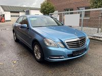 Gebraucht Mercedes E250 Elegance 204 PS (150 kW) 2011 Blau Limousine