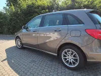 Gebraucht Mercedes B180 122 PS (89 kW) 2012 Grau Kleinwagen