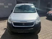 Gebraucht Peugeot Partner Premium 99 PS (72 kW) 2017 Aluminiumgrau/meta Van / Kleinbus