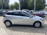 Gebraucht Hyundai i20 Select 75 PS (55 kW) 2019 Silber Kleinwagen
