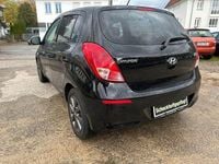 Gebraucht Hyundai i20 Classic 86 PS (63 kW) 2015 Schwarz Limousine