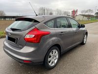 gebraucht Ford Focus Lim. Titanium 1.6 TÜV 02/25 2.Hand!