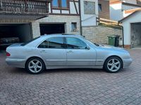 Gebraucht Mercedes E320 Avantgarde 224 PS (164 kW) 2001 Silber Limousine