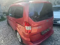 Gebraucht Ford Tourneo Courier Titanium 101 PS (74 kW) 2015 Rot Van / Kleinbus