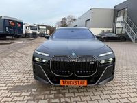 Gebraucht BMW M760e 381 PS (280 kW) 2024 Grau Limousine