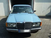 Gebraucht Mercedes 250 140 PS (102 kW) 1982 Blau Limousine