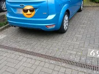 Gebraucht Ford Focus 100 PS (73 kW) 2010 Blau Kleinwagen