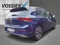 Gebraucht VW Golf VIII Active 150 PS (110 kW) 2023 Blau Kleinwagen