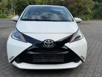 Gebraucht Toyota Aygo 69 PS (50 kW) 2017 Weiß Kleinwagen