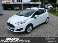 Gebraucht Ford Fiesta Titanium 101 PS (74 kW) 2015 Frostweiß Kleinwagen