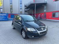 Gebraucht VW Fox 54 PS (39 kW) 2008 Schwarz Kleinwagen
