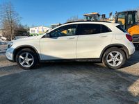 Gebraucht Mercedes GLA220 177 PS (130 kW) 2017 Weiß SUV
