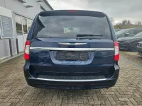 Gebraucht Chrysler Town & Country 287 PS (211 kW) 2016 Blau Van / Kleinbus