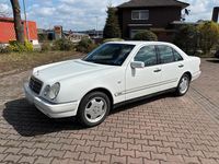 Brugt Mercedes E280 204 HK (150 kW) 1998 Hvid Sedan