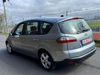 Gebraucht Ford S-MAX Titanium 145 PS (106 kW) 2009 Silber Van / Kleinbus
