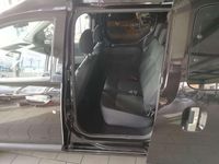 Gebraucht Dacia Dokker Lauréate 90 PS (66 kW) 2013 Perlmuttschwarzmetallic Van / Kleinbus