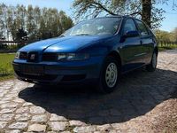 Usata Seat Leon 75 CV (55 kW) 2000 Blu Utilitaria