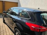 Gebraucht Ford Focus 105 PS (77 kW) 2015 Schwarz Kombi
