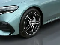 Gebraucht Mercedes E300 AMG Line Premium Plus 197 PS (144 kW) 2024 Metalliclack verdesilber Kombi