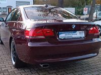 Gebraucht BMW 320 Sport Line 170 PS (125 kW) 2009 Rot Coupé