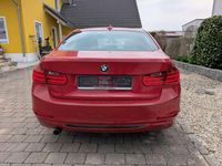 Gebraucht BMW 320 Efficient Dynamics 163 PS (119 kW) 2012 Rot Limousine
