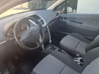 Gebraucht Peugeot 207 Premium 95 PS (69 kW) 2010 Grau Limousine