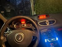 Gebraucht Renault Clio II 75 PS (55 kW) 2007 Silber Kleinwagen