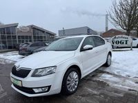 Gebraucht Skoda Octavia Ambition 140 PS (102 kW) 2014 Weiß Kleinwagen