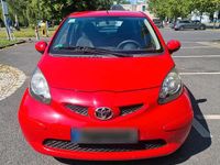 Gebraucht Toyota Aygo 68 PS (50 kW) 2009 Rot Kleinwagen