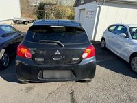 Gebraucht Mitsubishi Space Star 80 PS (58 kW) 2015 Schwarz Kleinwagen
