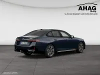 Neu BMW 550e Sport Line 489 PS (359 kW) 2026 Schwarz Limousine