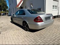 Gebraucht Mercedes E220 Elegance 150 PS (110 kW) 2005 Silber Limousine