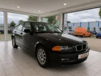 Gebraucht BMW 320 150 PS (110 kW) 2001 Blau Kombi
