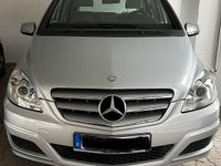 Gebraucht Mercedes B180 122 PS (89 kW) 2009 Silber Van / Kleinbus