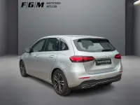 Gebraucht Mercedes B180 Progressive 136 PS (100 kW) 2025 Lack hightechsilber Van / Kleinbus