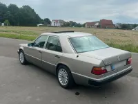 Gebraucht Mercedes E230 134 PS (98 kW) 1990 Grau Limousine