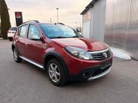 Gebraucht Dacia Sandero 84 PS (61 kW) 2012 Rot Limousine