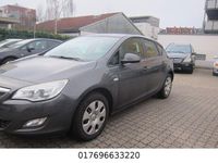 Gebraucht Opel Astra Edition 140 PS (102 kW) 2012 Grau Limousine