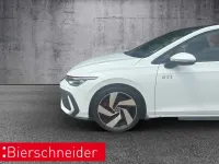 Gebraucht VW Golf VIII Pro 265 PS (194 kW) 2024 Weiß Limousine