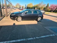 Gebraucht Opel Astra 116 PS (85 kW) 2010 Schwarz Kleinwagen