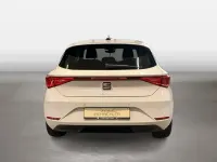 Używany Seat Leon Style 110 KM (80 kW) 2024 Biały Sedan/Limuzyna